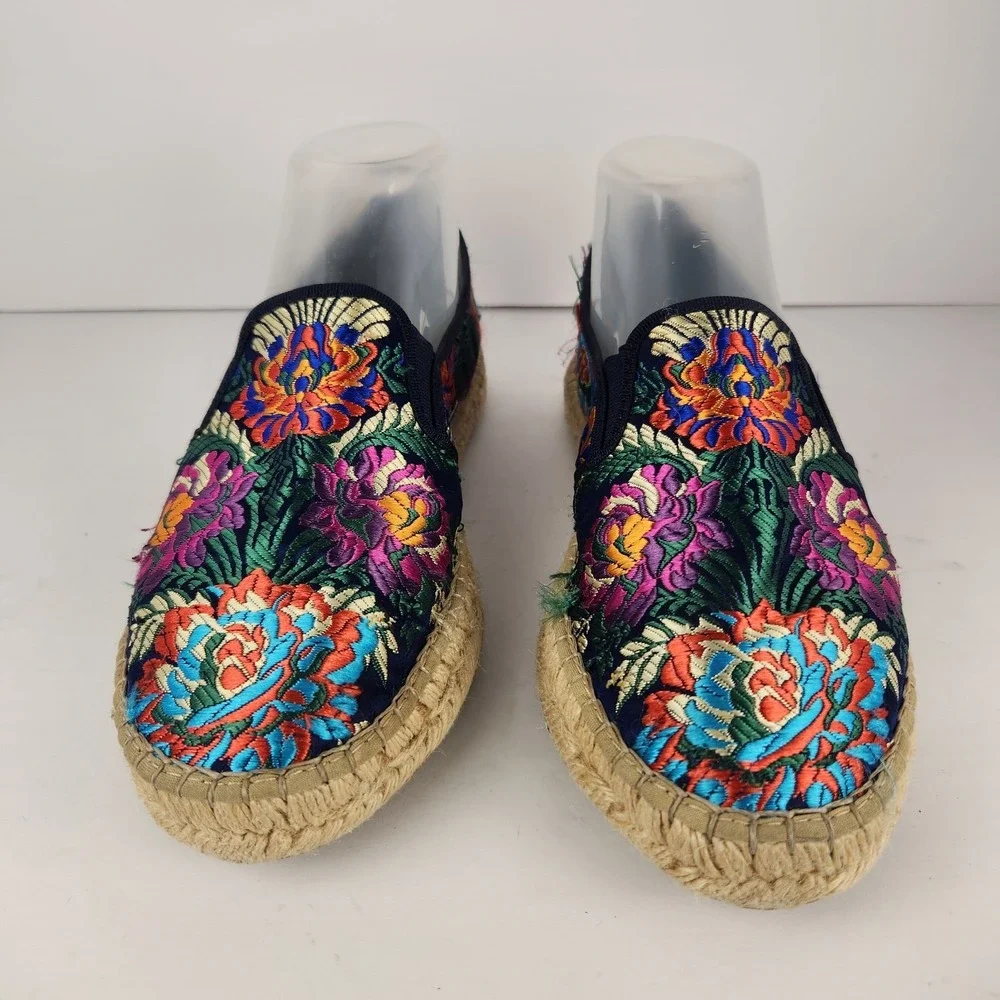 Fabiolas Women's‎ Floral Embroidered Colorful Flat Espadrilles Size 39 (8-8.5)